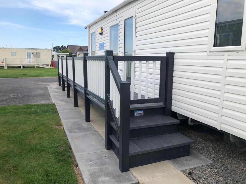 Pg177 Golden Palm Resort 8 Berth Caravan With Decking Chapel St. Leonards Exterior foto