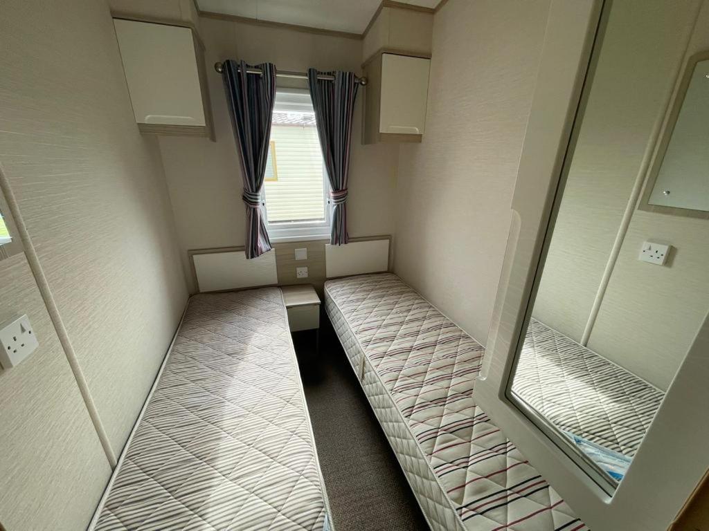 Pg177 Golden Palm Resort 8 Berth Caravan With Decking Chapel St. Leonards Exterior foto